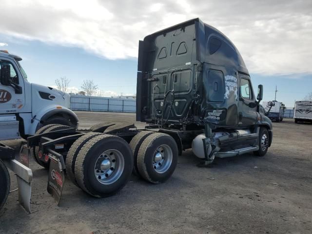 2011 Freightliner Cascadia 125