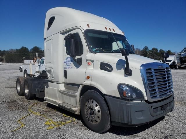 2016 Freightliner Cascadia 113