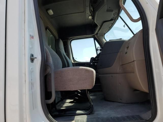 2014 Freightliner Cascadia 113