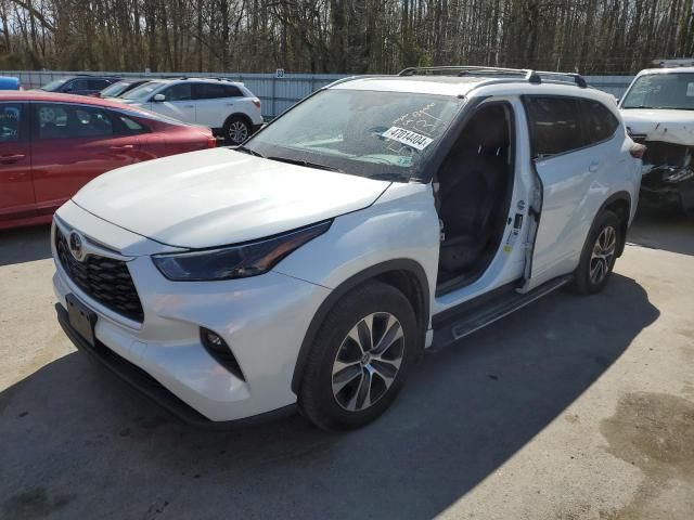 2022 Toyota Highlander XLE