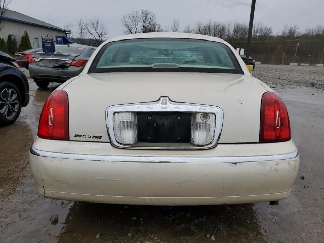 2001 Lincoln Town Car Signature