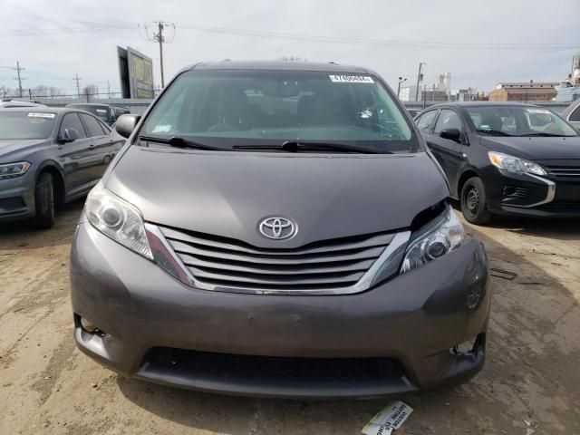 2017 Toyota Sienna XLE