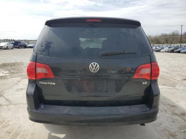 2012 Volkswagen Routan SE