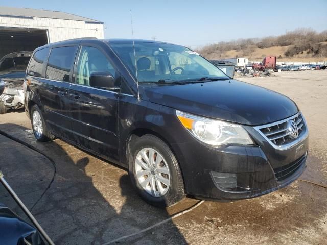 2013 Volkswagen Routan SE