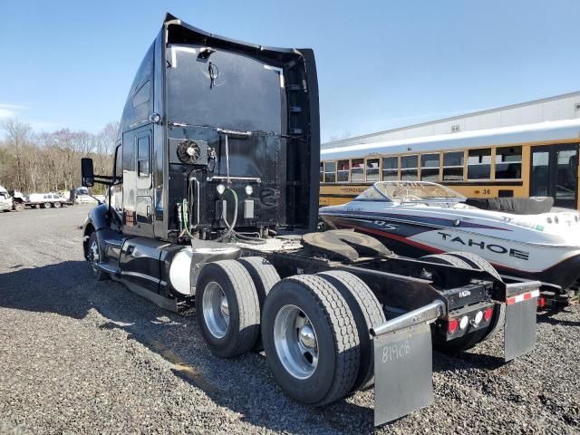 2017 Kenworth Construction T680