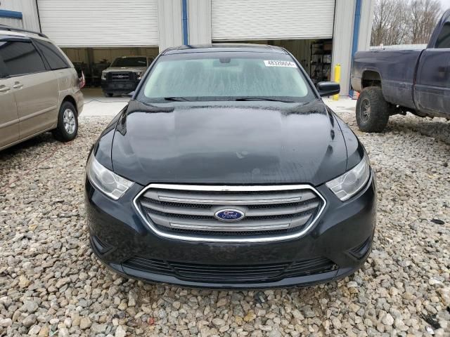 2014 Ford Taurus SE