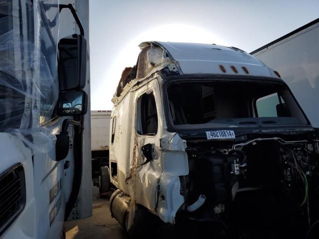 2016 Freightliner Cascadia 125