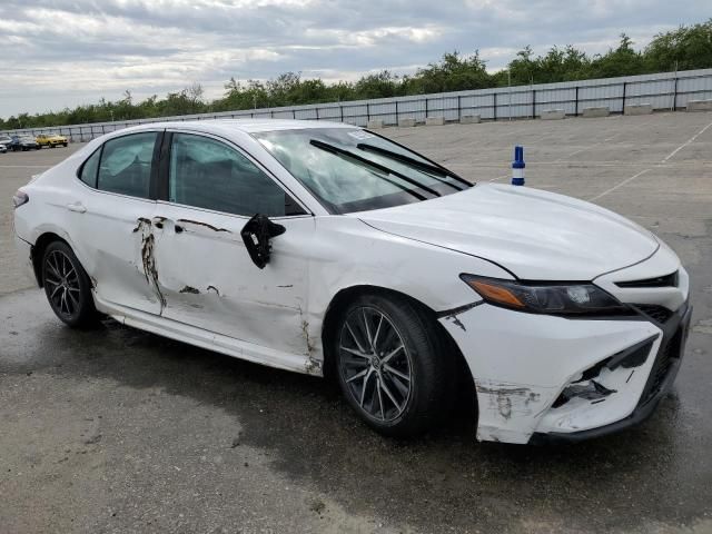 2022 Toyota Camry SE