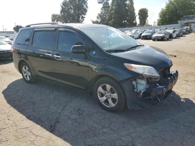 2014 Toyota Sienna LE