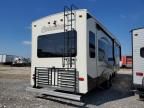 2016 Columbia Nw 5th Wheel