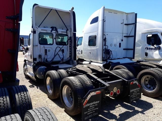 2015 Freightliner Cascadia 113