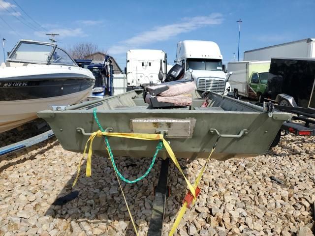 2011 Stratos Boat