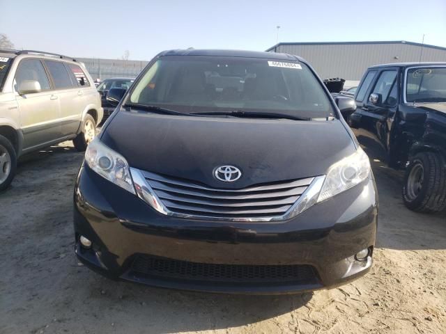 2016 Toyota Sienna XLE