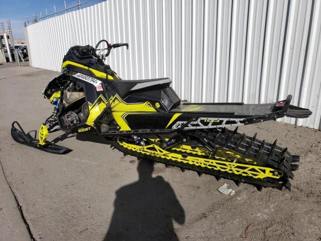 2022 Polaris Snowmobile