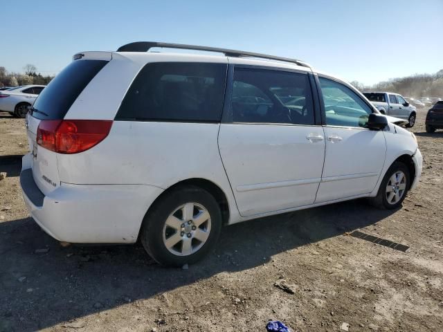 2010 Toyota Sienna CE