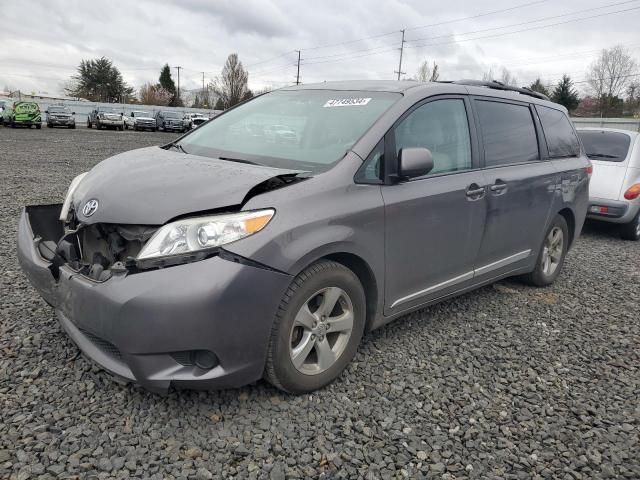 2014 Toyota Sienna LE