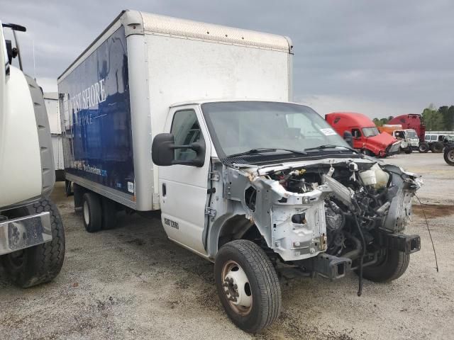 2021 Ford Econoline E450 Super Duty Cutaway Van