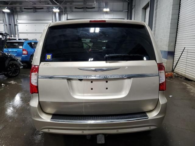 2013 Chrysler Town & Country Touring L