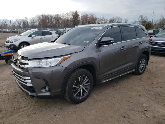 2017 Toyota Highlander SE