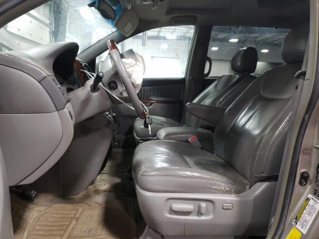 2005 Toyota Sienna XLE