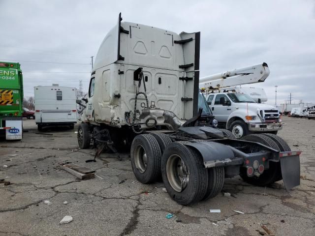 2018 Freightliner Cascadia 126