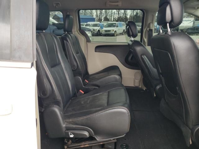 2016 Chrysler Town & Country Touring