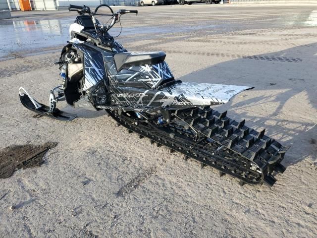 2022 Polaris Snowmobile