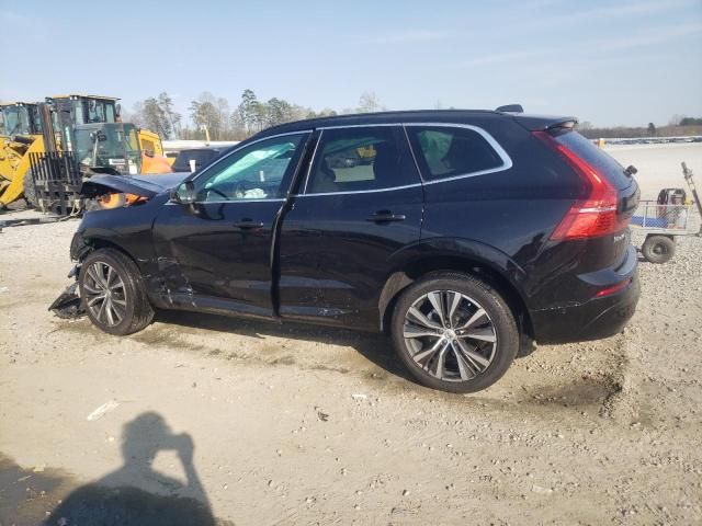 2022 Volvo XC60 B5 Momentum