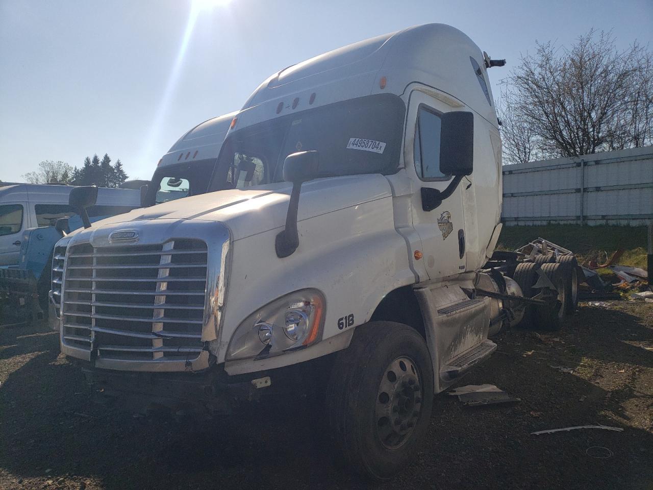 2015 Freightliner Cascadia 125