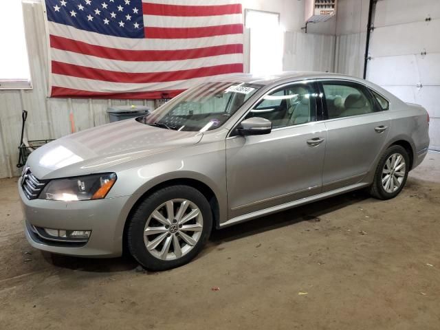 2012 Volkswagen Passat SEL