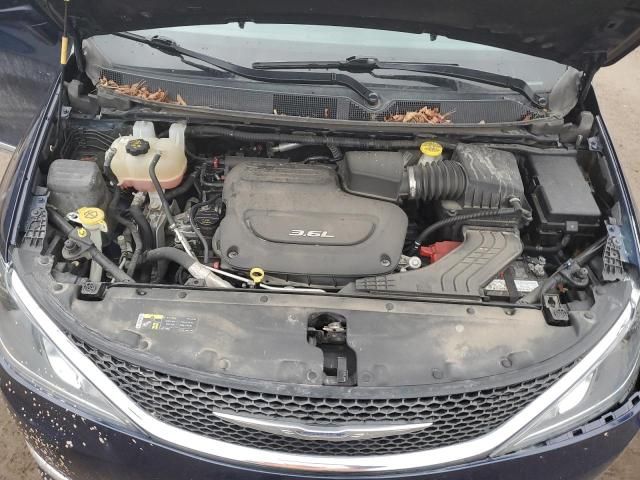 2017 Chrysler Pacifica Touring L Plus