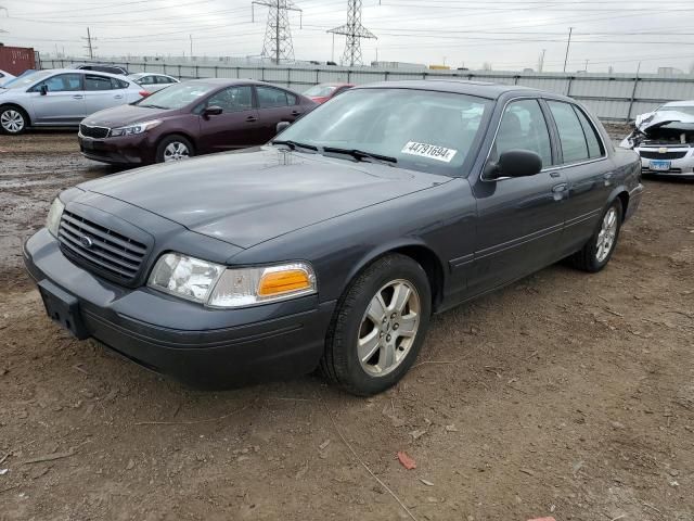 2004 Ford Crown Victoria LX