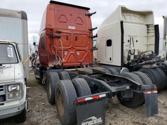 2019 Freightliner Cascadia 126