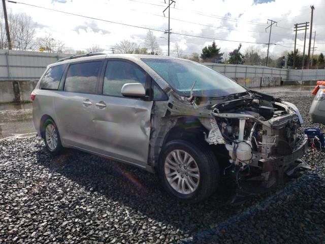 2017 Toyota Sienna XLE