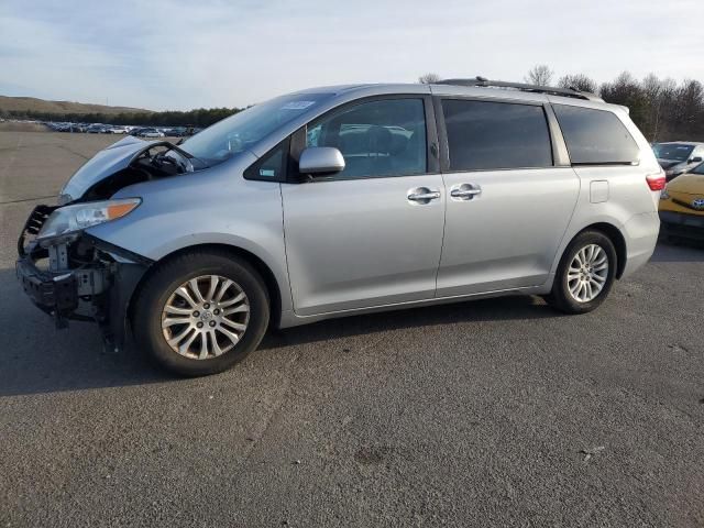 2015 Toyota Sienna XLE