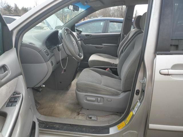 2006 Toyota Sienna LE