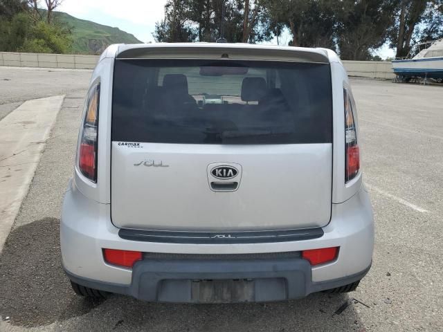 2011 KIA Soul +