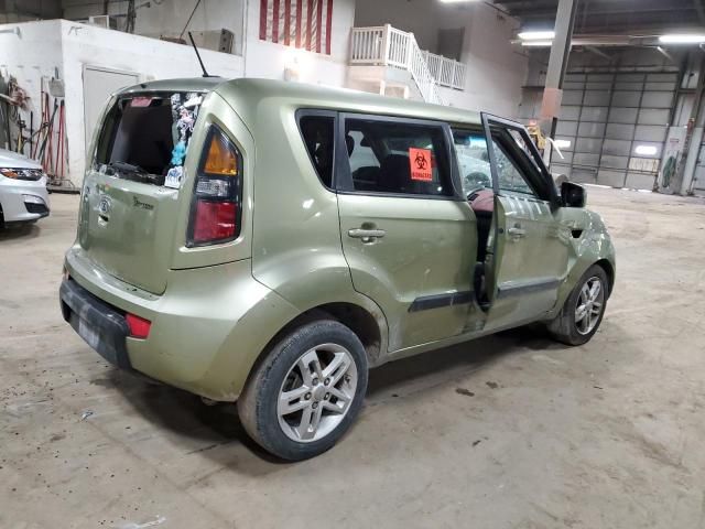 2011 KIA Soul +