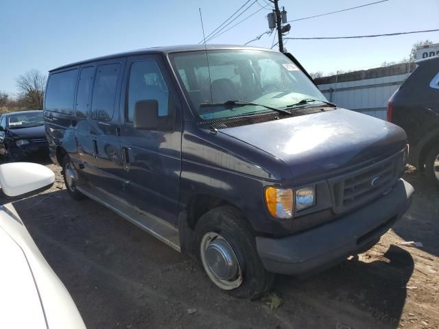 2004 Ford Econoline E350 Super Duty Wagon