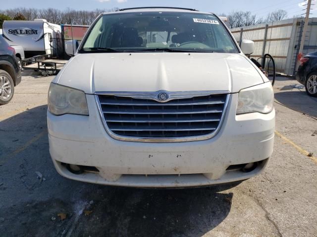 2010 Chrysler Town & Country Touring