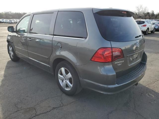 2010 Volkswagen Routan SE