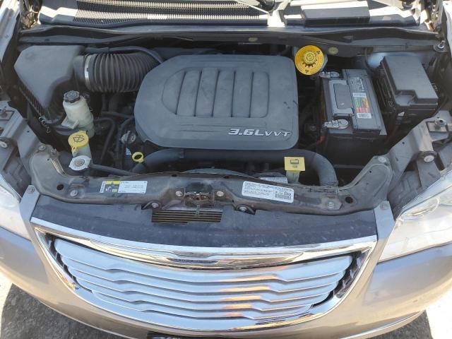 2014 Chrysler Town & Country Touring L