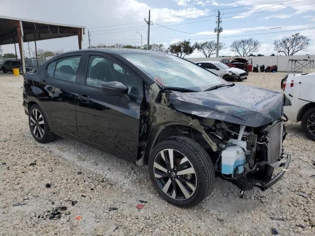 2022 Nissan Versa SR