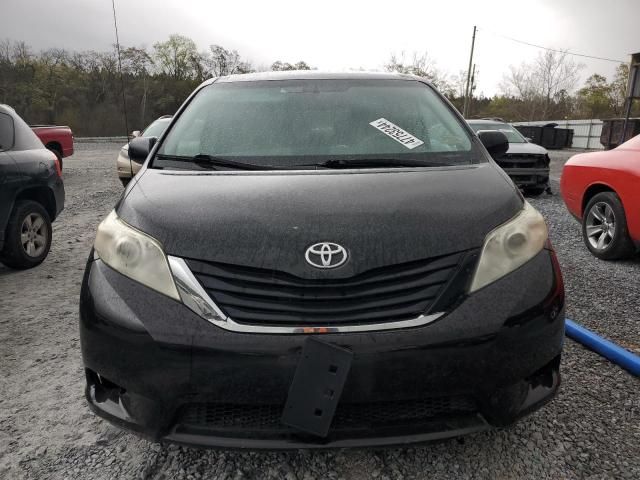 2013 Toyota Sienna LE