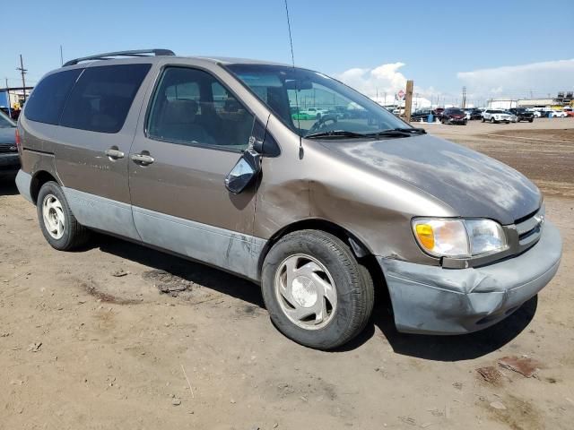 1999 Toyota Sienna LE