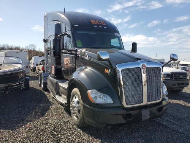 2017 Kenworth Construction T680