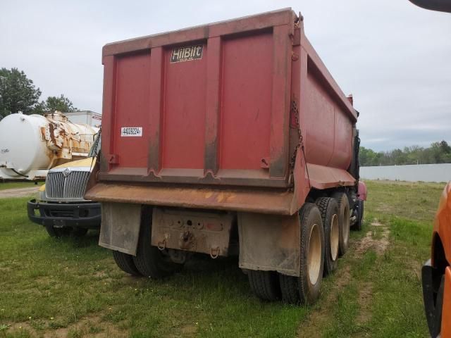 2005 Mack 700 CV700