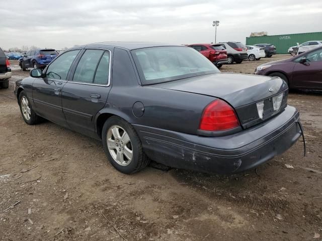 2004 Ford Crown Victoria LX