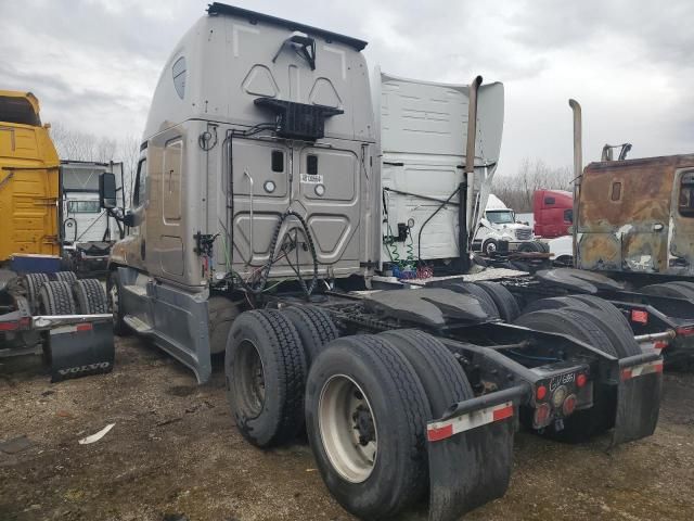 2016 Freightliner Cascadia 125