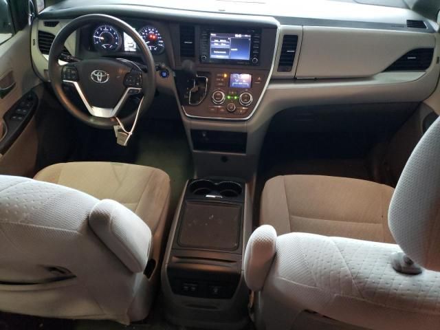 2019 Toyota Sienna LE